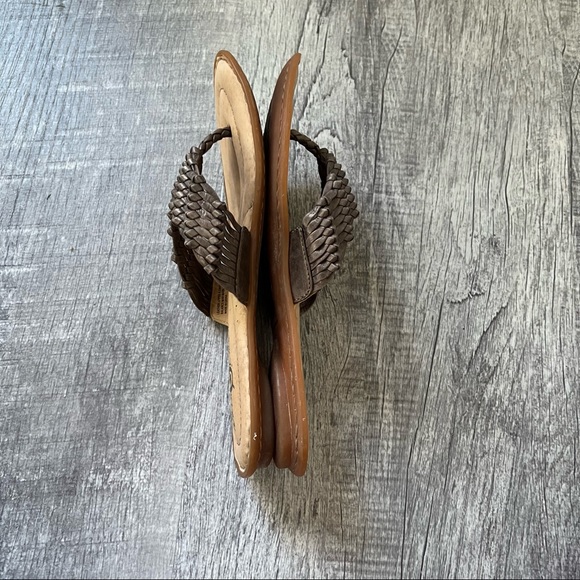 Born Crown woven leather flip flops. Sz 7 - Picture 5 of 8